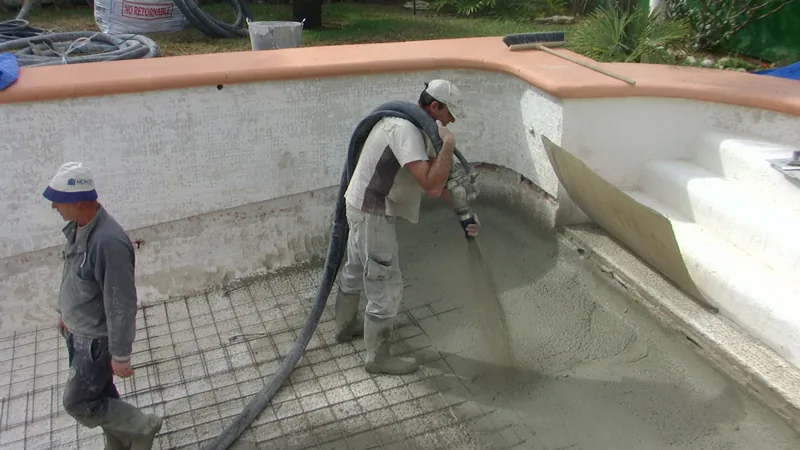 Gunitado de vaso de piscina